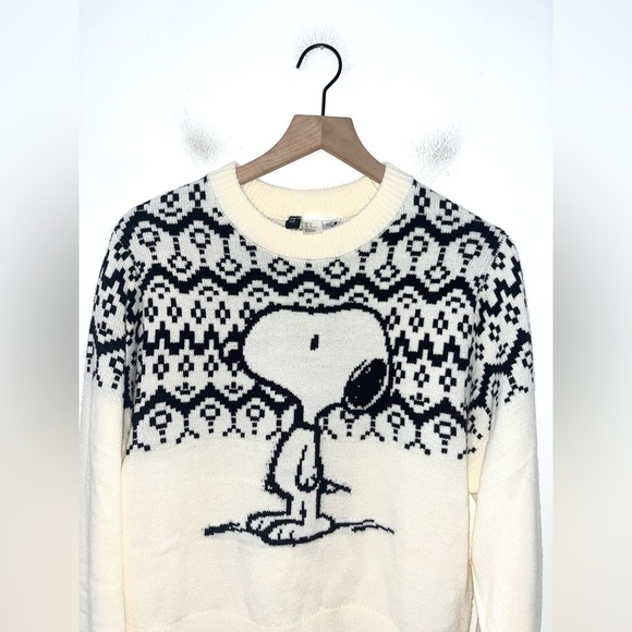H&M Divided Long Sleeve Peanuts Snoopy Sweatshirt Size Medium - Picture 3 of 7